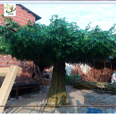 China UVG china home decor wholesale green banyan large artificial tree for play center landscaping GRE055 supplier