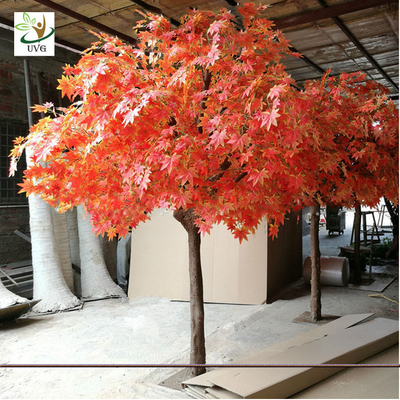 China UVG romantic artificial red maple tree in silk leaves and wood trunk for indoor home decorative GRE070 supplier